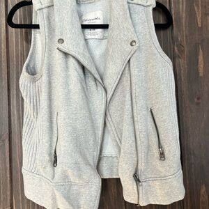 Aeropostale Light Gray Sleeveless Vest